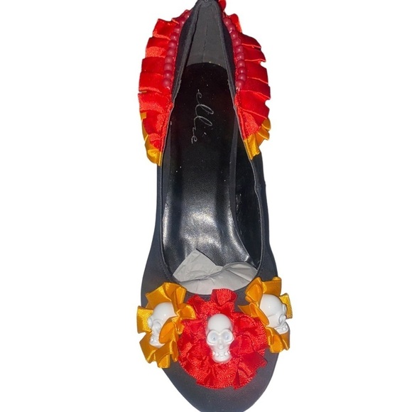 NWOB Ellie Skull Flower Costume Pumps Size 7 - Picture 4 of 12